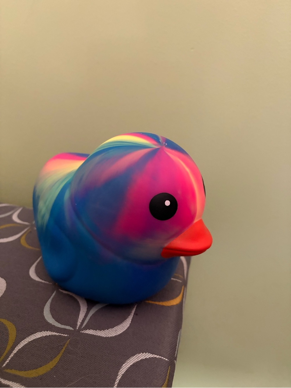 Squeeezy Multicolor Rainbow Duck - Blue Pink Yellow